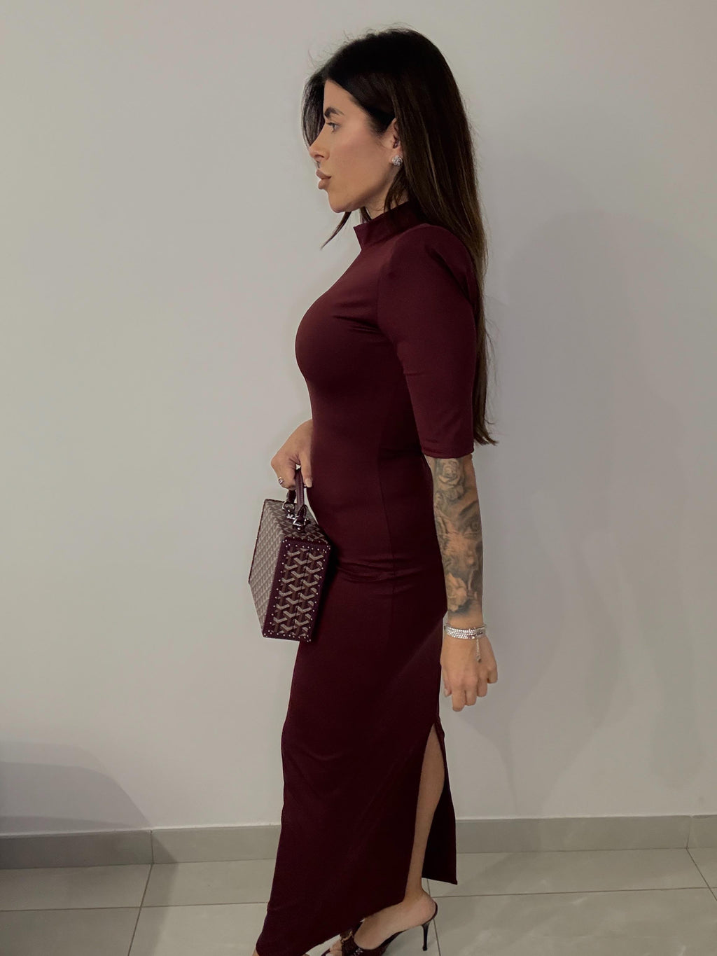 ABITO MONACO CON SPALLINE